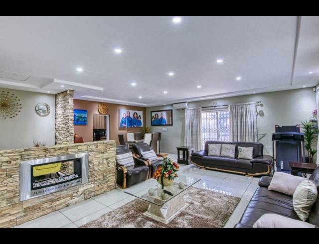3 BEDROOM APARTMENT FOR SALE IN KENSINGTON B